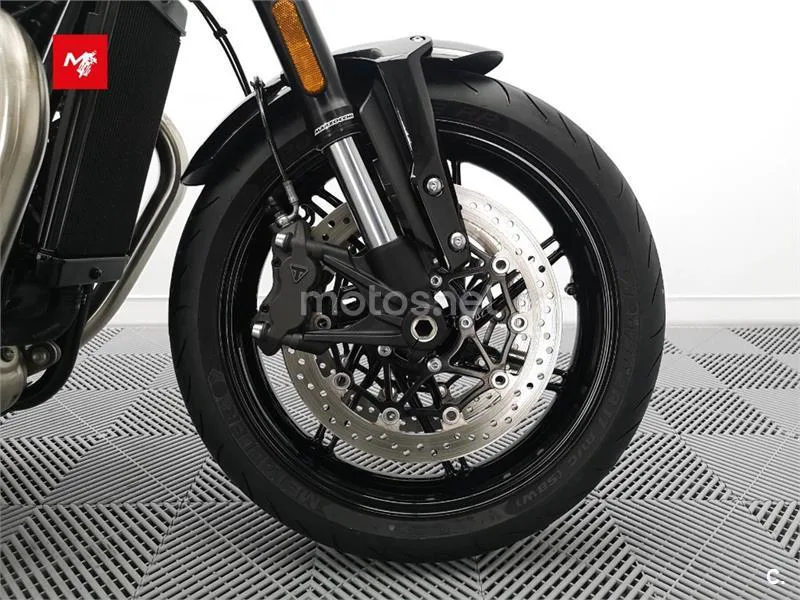 Triumph Speed Twin 1200 – Vista 10