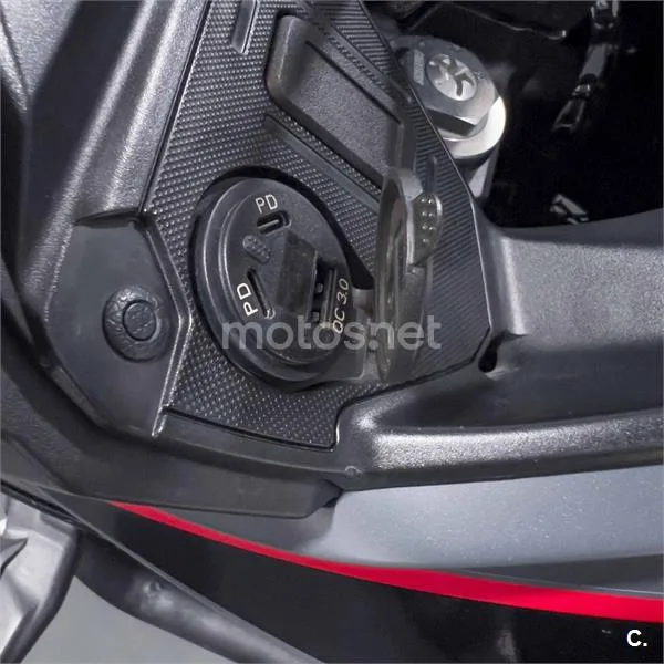 Kawasaki Versys – Vista 15