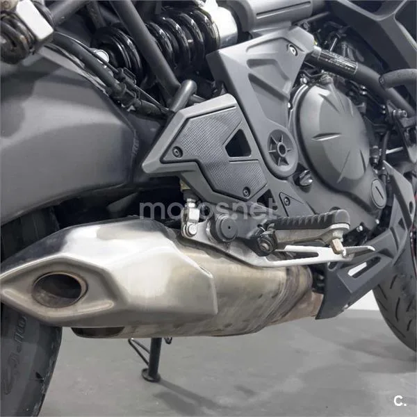 Kawasaki Versys – Vista 19