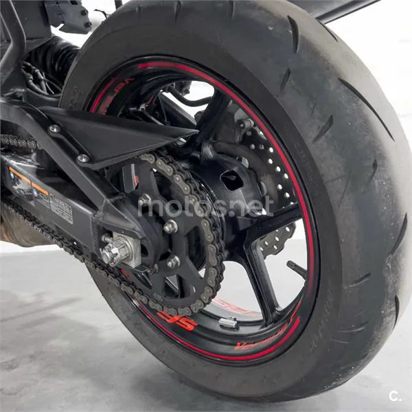 Kawasaki Versys – Vista 8