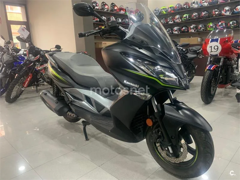 Kawasaki J300 – Vista 4