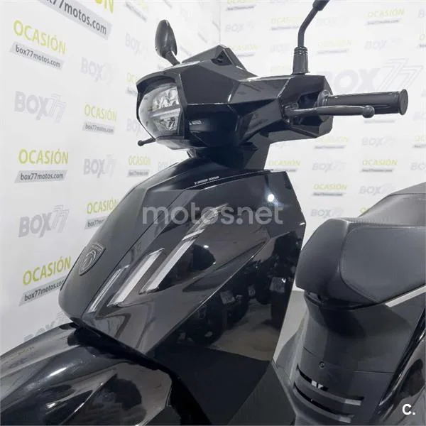 Peugeot Tweet 125 – Vista 19