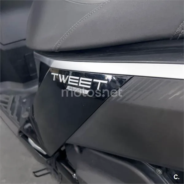 Peugeot Tweet 125 – Vista 10
