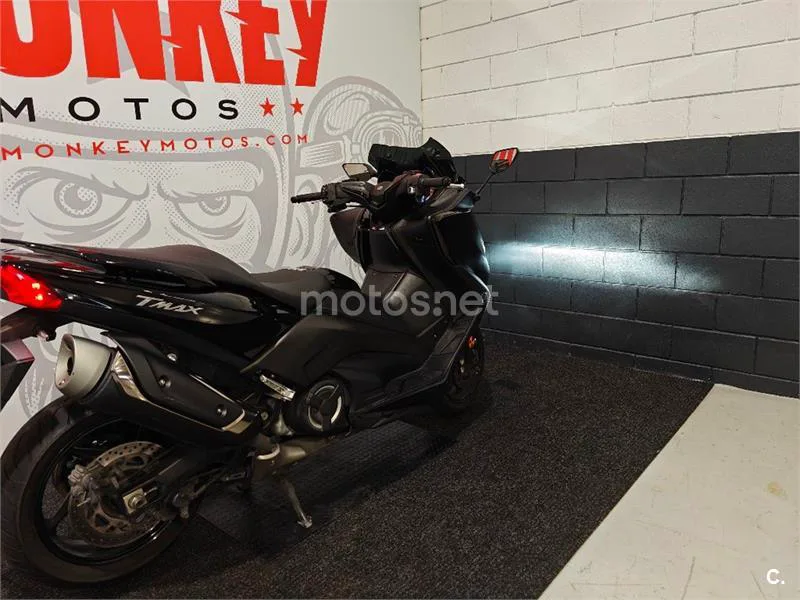 Yamaha TMAX – Vista 3