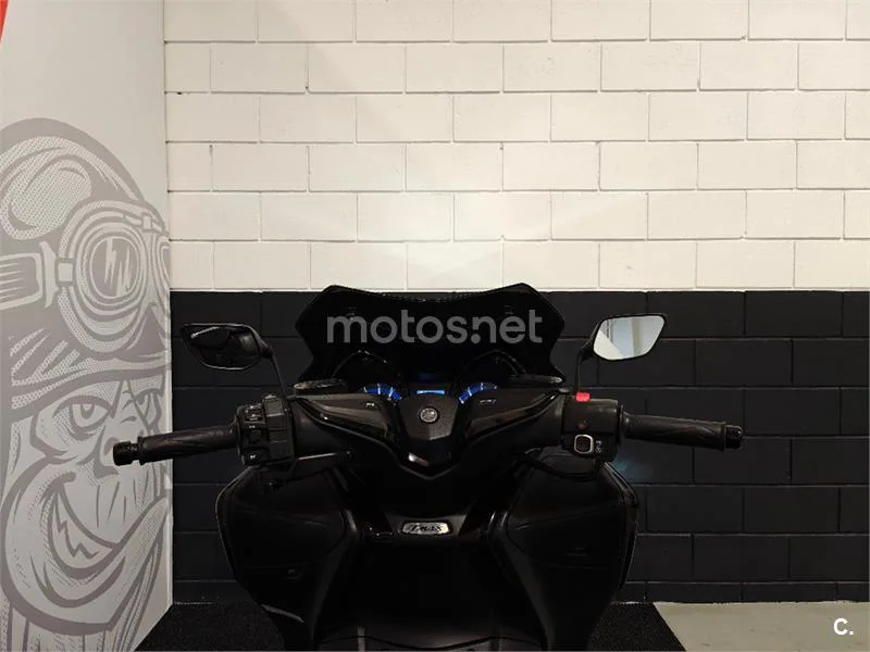 Yamaha TMAX – Vista 7
