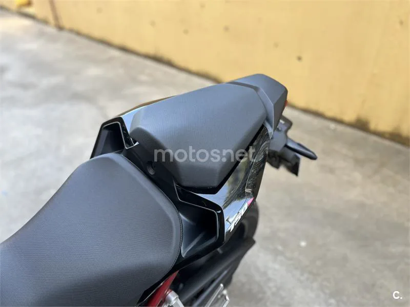 Honda CB 750 Hornet – Vista 5
