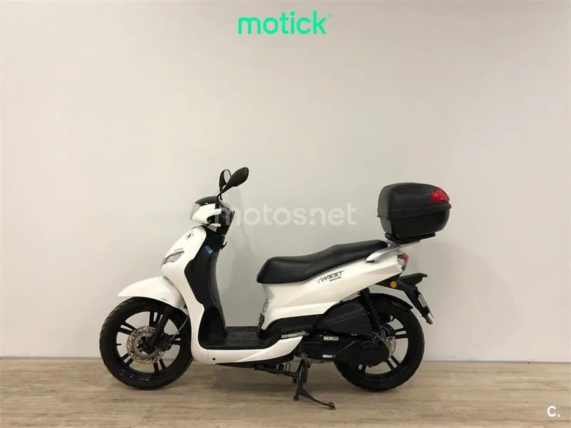 Peugeot Tweet 125 – Vista 5