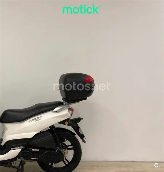 Peugeot Tweet 125 – Vista 7