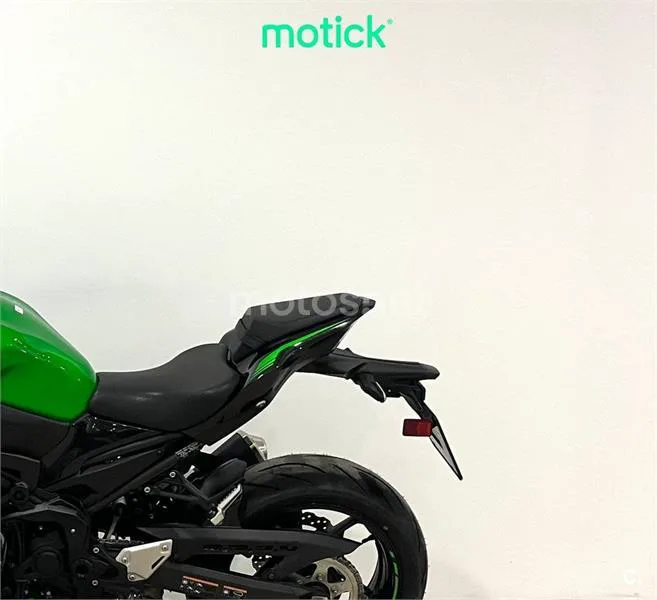 Kawasaki Z900 – Vista 7