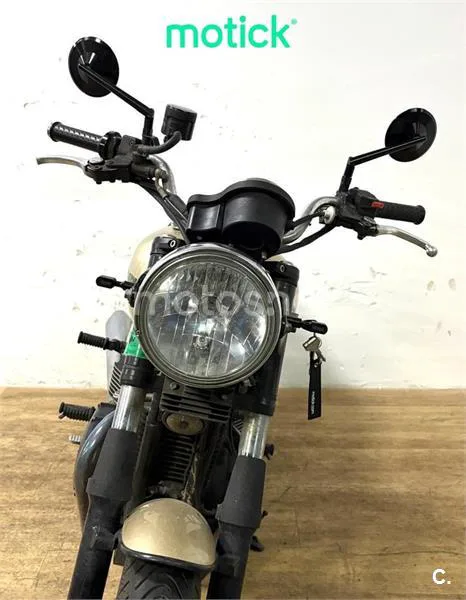 Triumph Bonneville 900 – Vista 8