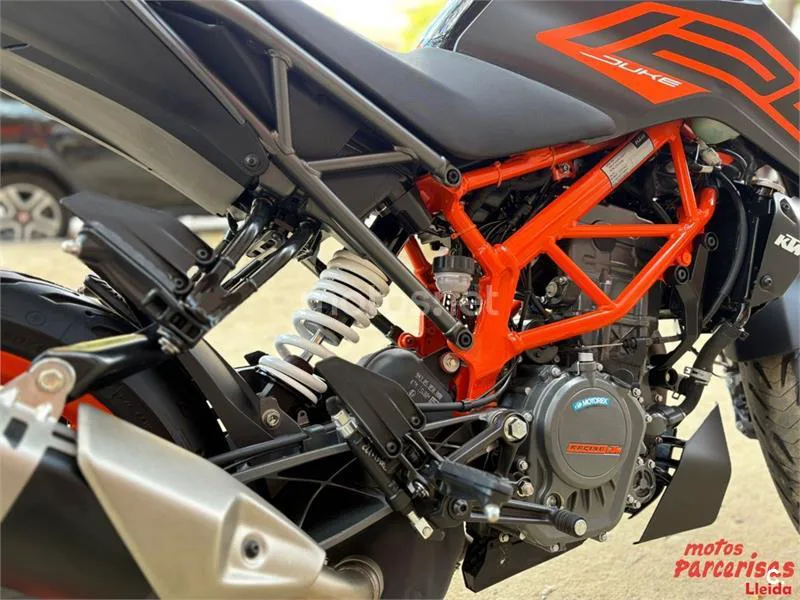 KTM 125 – Vista 14