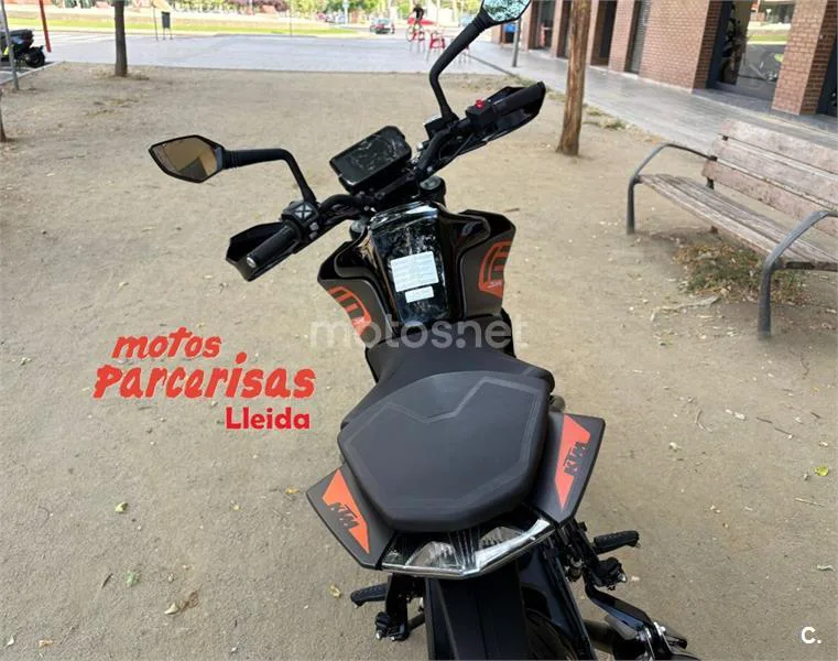KTM 125 – Vista 20