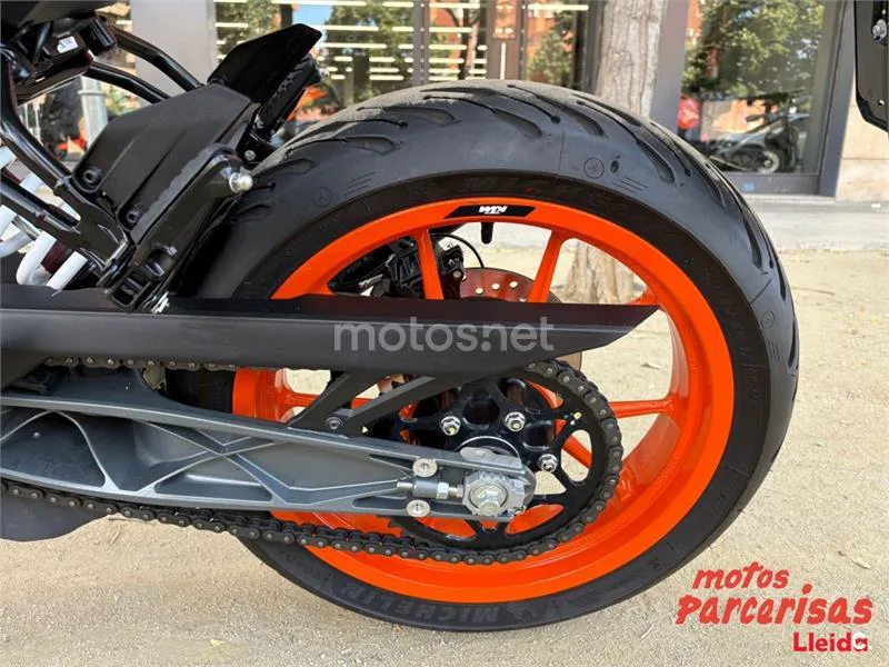 KTM 125 – Vista 9