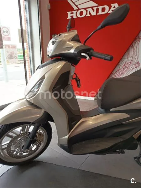 Piaggio Beverly – Vista 4