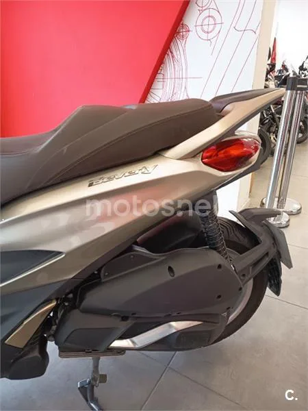 Piaggio Beverly – Vista 5