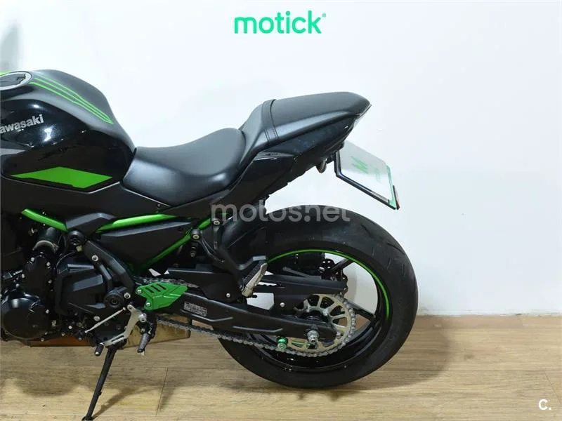 Kawasaki Z650 – Vista 9
