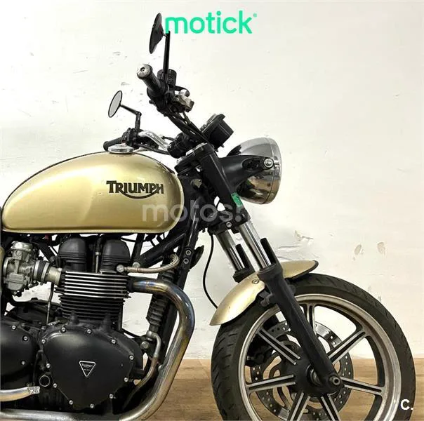 Triumph Bonneville 900 – Vista 3