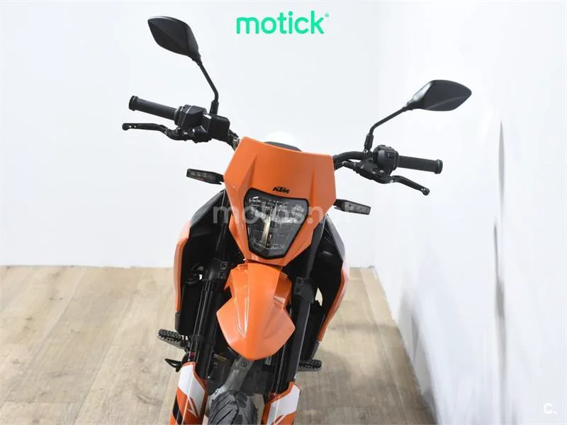 KTM 125 SMC R – Vista 11