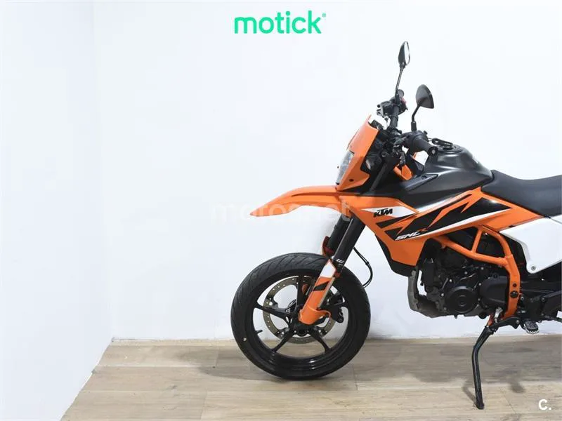 KTM 125 SMC R – Vista 8