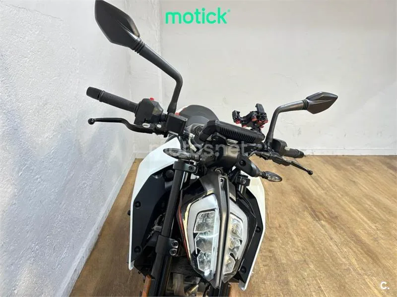 KTM 390 – Vista 11