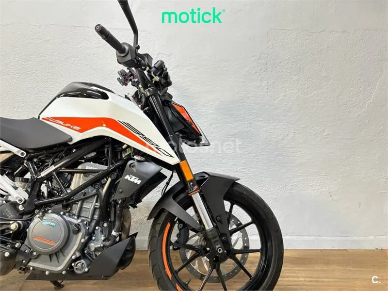 KTM 390 – Vista 4