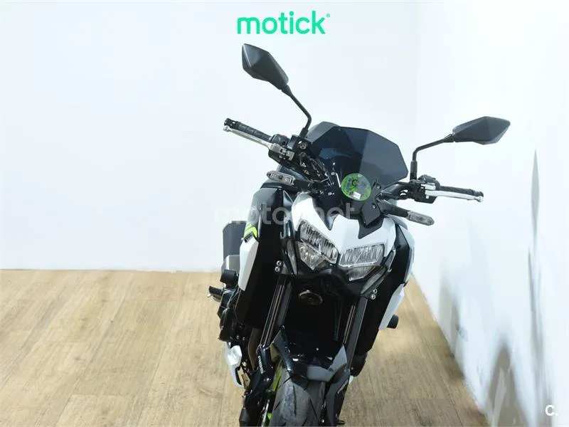 Kawasaki Z900 – Vista 11