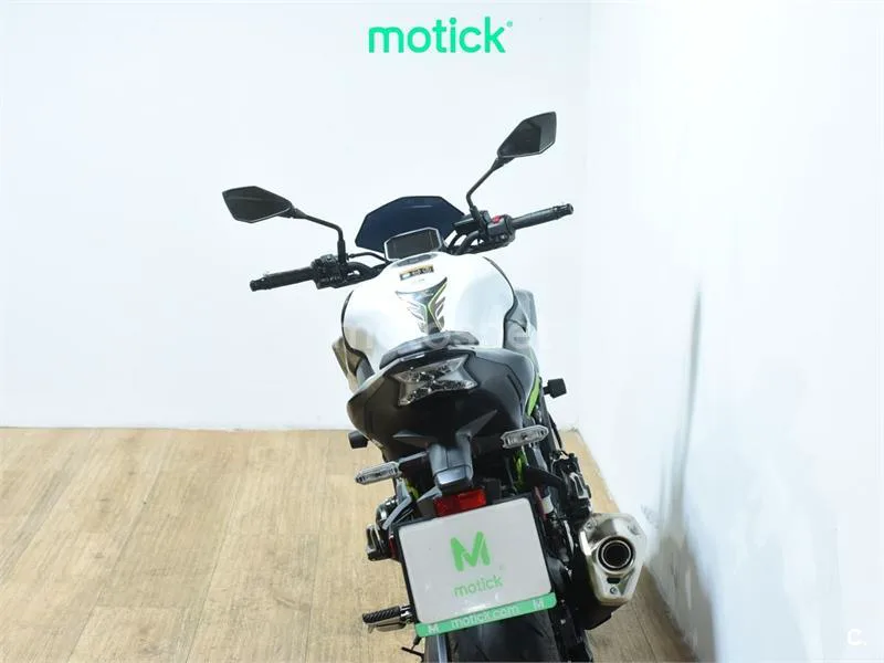 Kawasaki Z900 – Vista 6