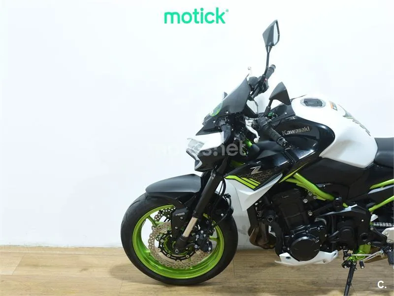 Kawasaki Z900 – Vista 8