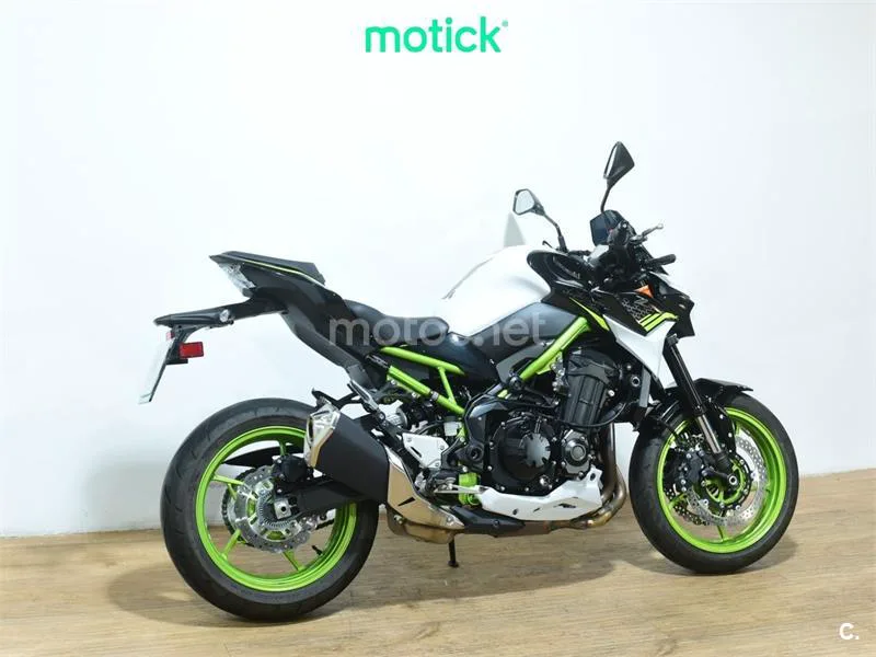 Kawasaki Z900 – Vista 10