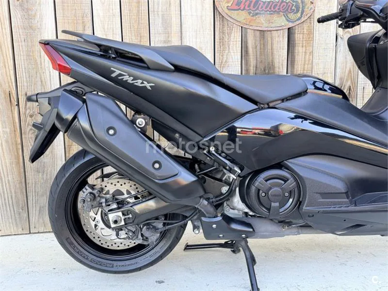 Yamaha TMAX – Vista 12