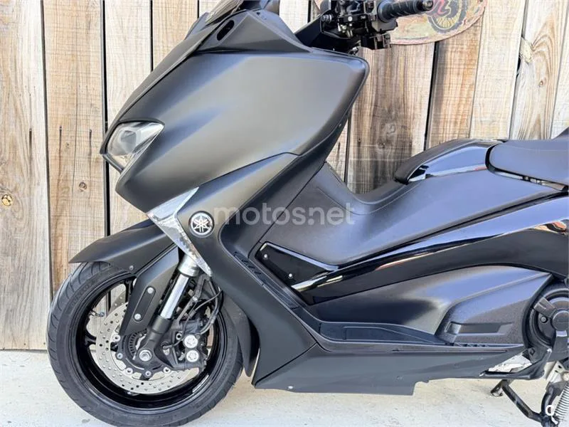 Yamaha TMAX – Vista 5