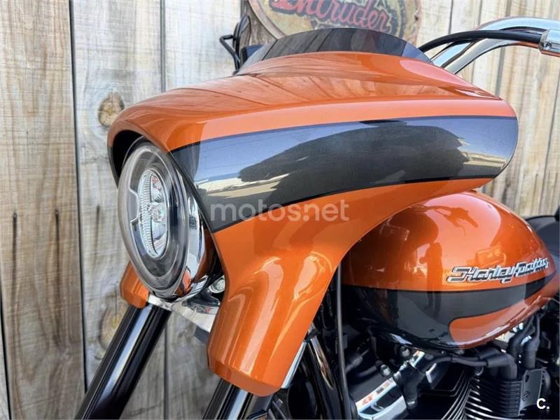 Harley-Davidson Sport Glide – Vista 7