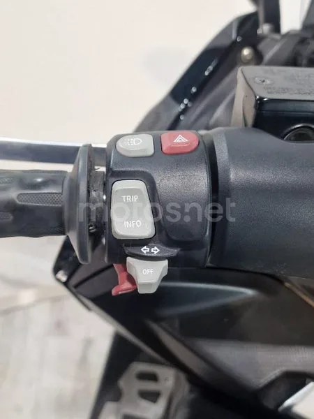 BMW C 650 – Vista 11