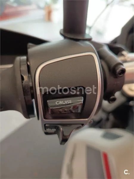 Moto Guzzi V85 TT – Vista 12
