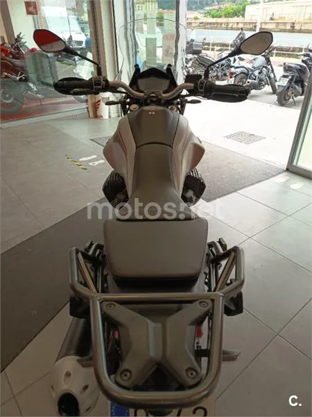 Moto Guzzi V85 TT – Vista 5