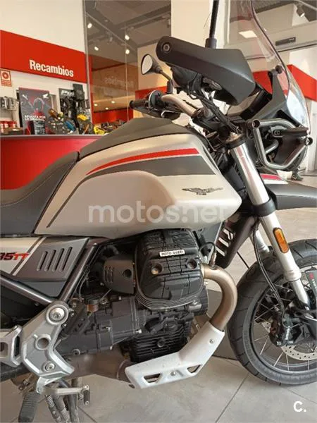 Moto Guzzi V85 TT – Vista 9