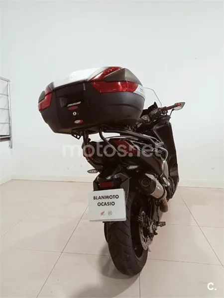 Yamaha TMAX 530 – Vista 8