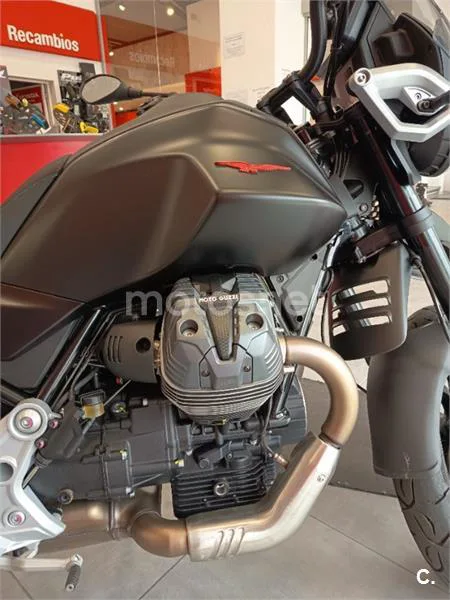 Moto Guzzi V85 Strada – Vista 10