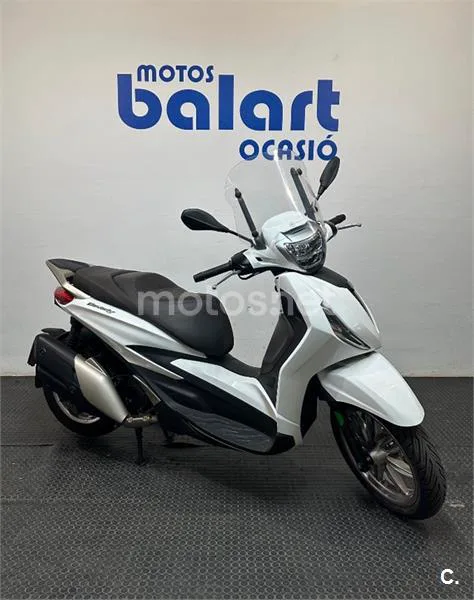 Piaggio Beverly – Vista 3