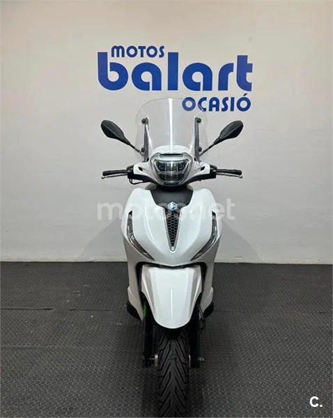 Piaggio Beverly – Vista 4