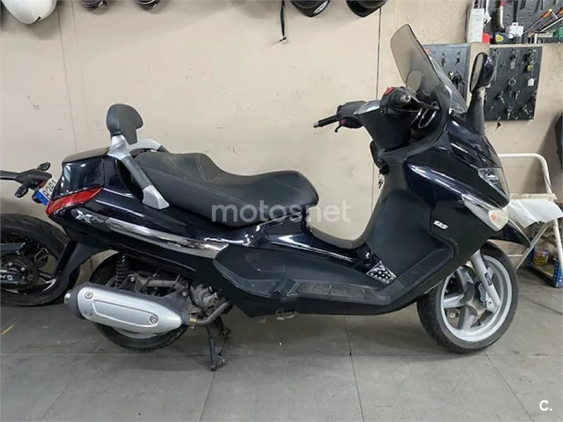 Piaggio X EVO 125 – Vista 3