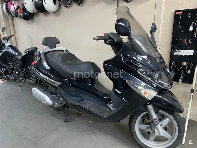 Piaggio X EVO 125 – Vista 4
