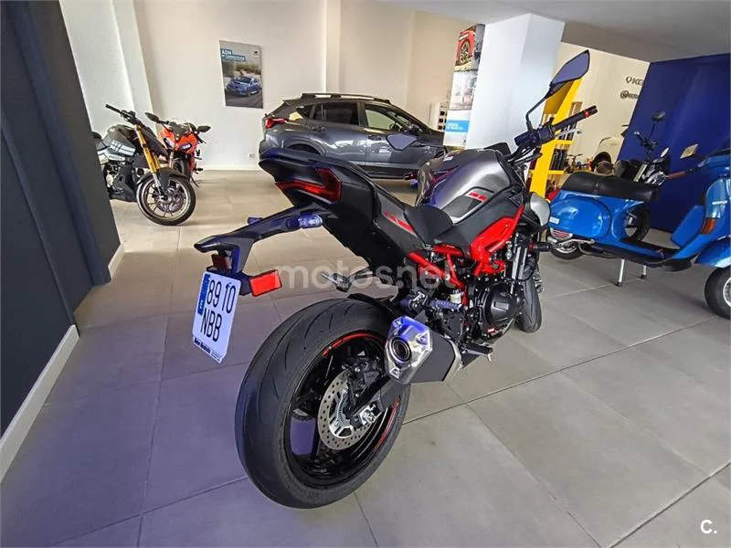 Kawasaki Z900 – Vista 4