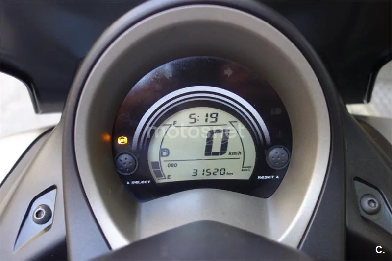 Yamaha NMAX – Vista 13