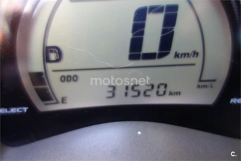 Yamaha NMAX – Vista 14
