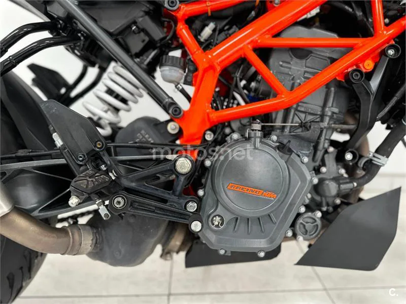 KTM 125 – Vista 11
