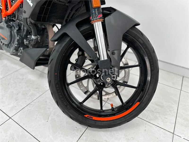 KTM 125 – Vista 15