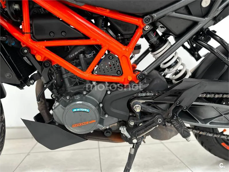 KTM 125 – Vista 21