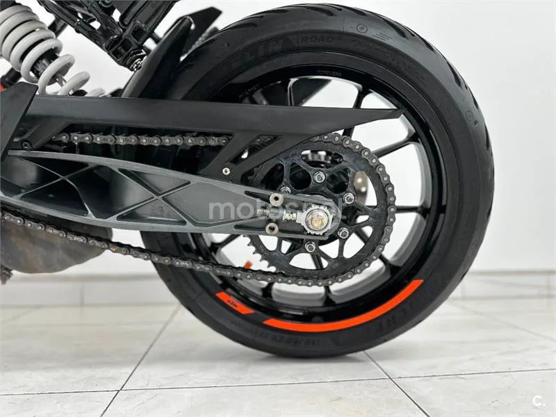 KTM 125 – Vista 23