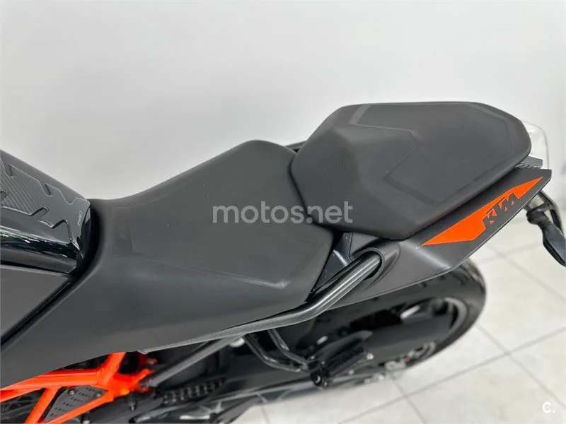 KTM 125 – Vista 24